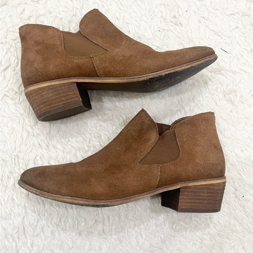 5 for $25! BP Tan Suede Booties 6.5